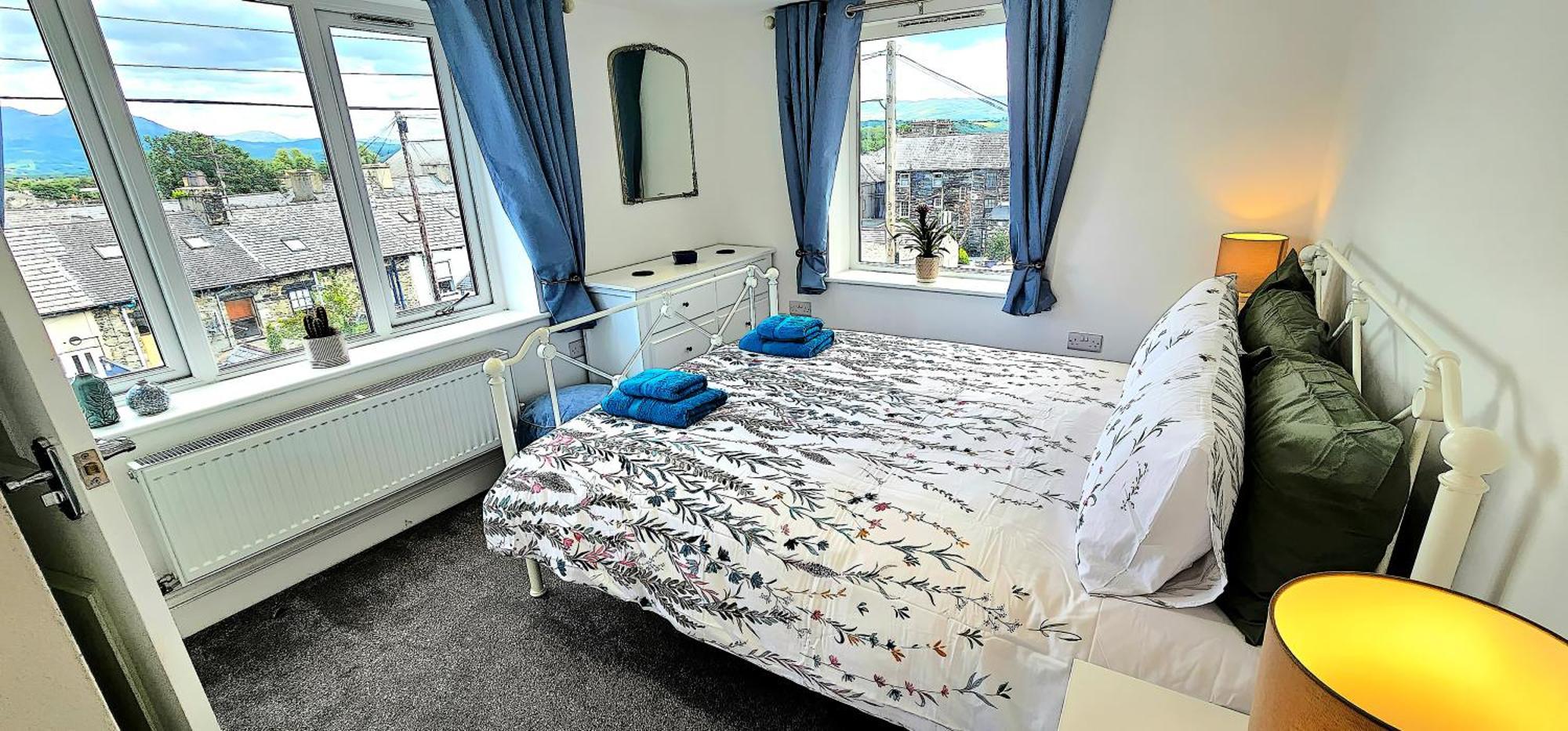 Porthmadog, Sleeps 11, 5 Bedrooms, 5 Bathrooms, Mountain Views 外观 照片