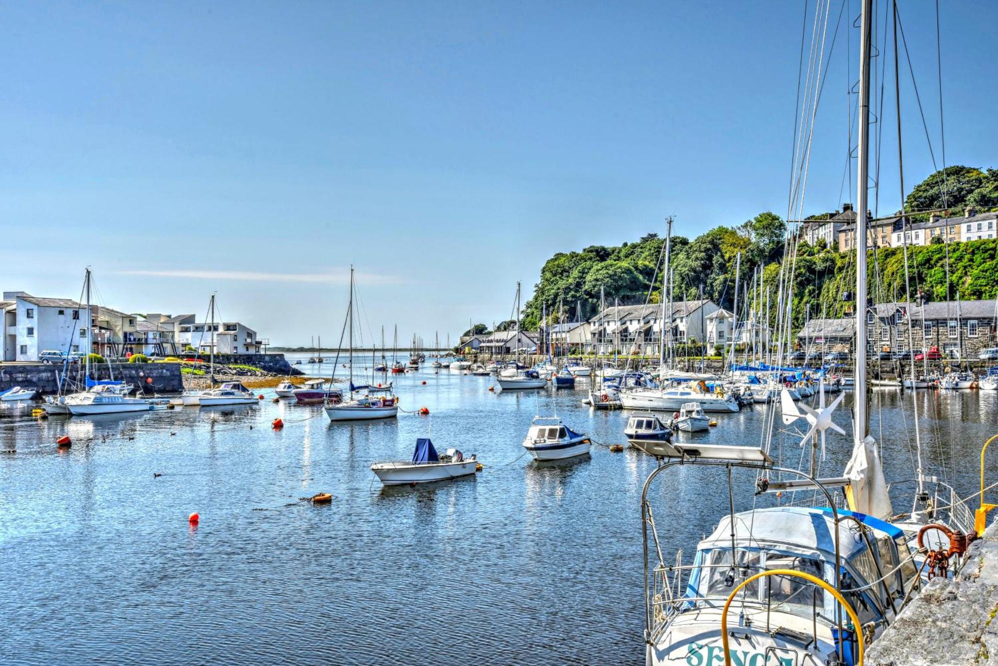 Porthmadog, Sleeps 11, 5 Bedrooms, 5 Bathrooms, Mountain Views 外观 照片